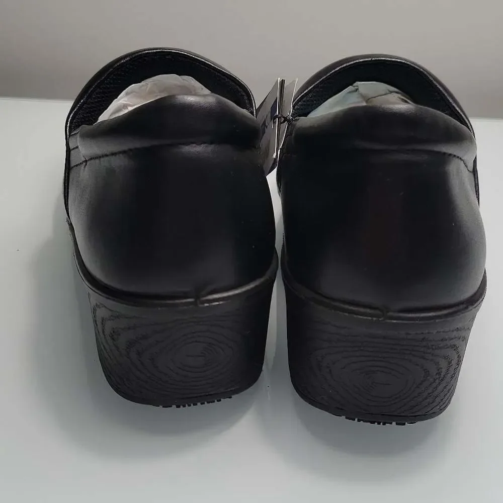 Dr. Scholl's NWT Women's Black Leather Dynamo Slip Resistant Safety Clogs Size 9 - Picture 3 of 8